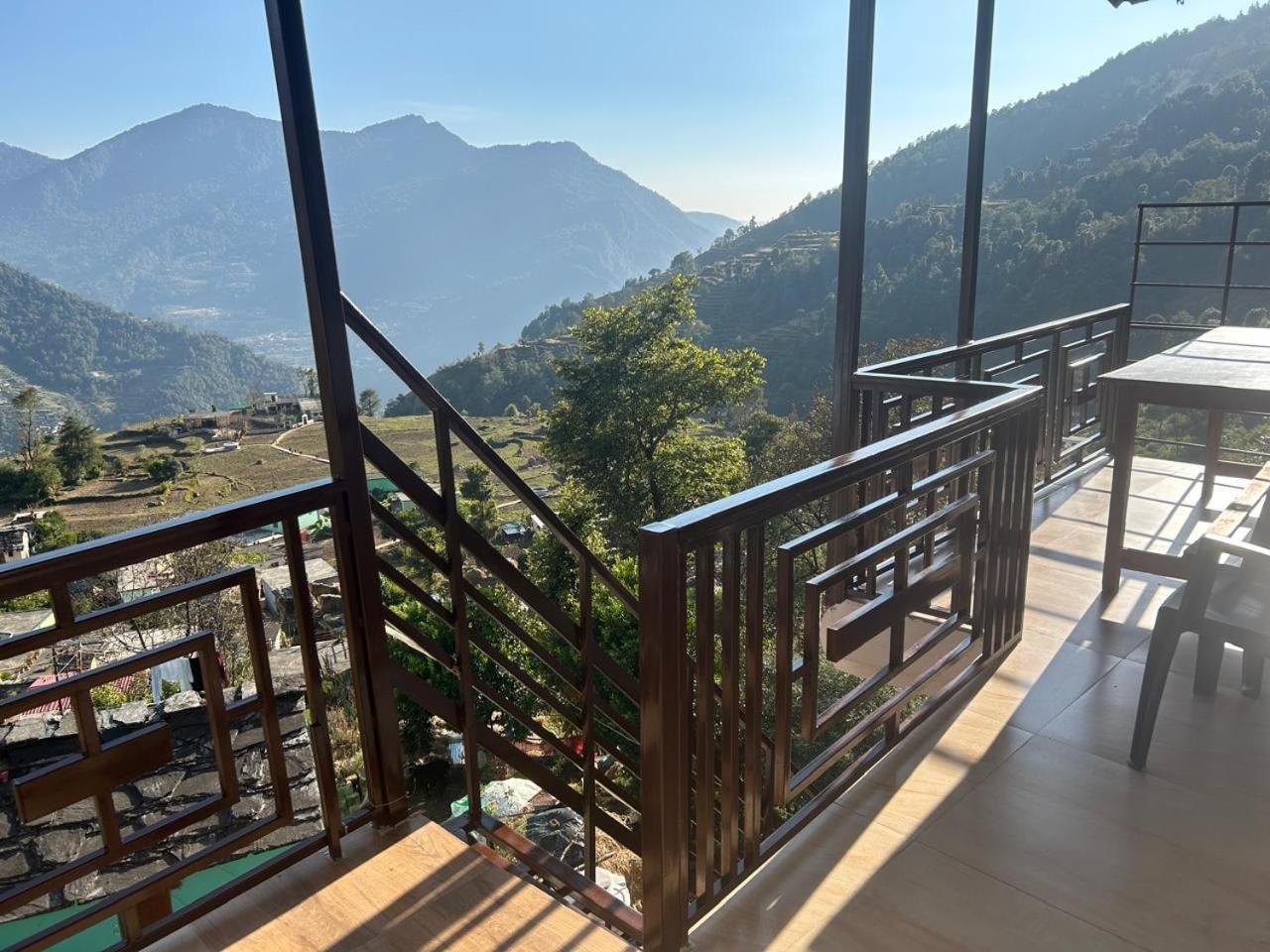Hotel Mountain View Sari ภายนอก รูปภาพ