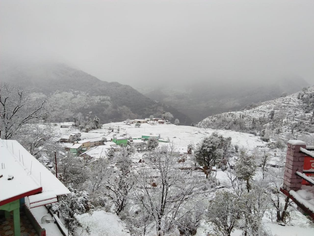 Hotel Mountain View Sari ภายนอก รูปภาพ